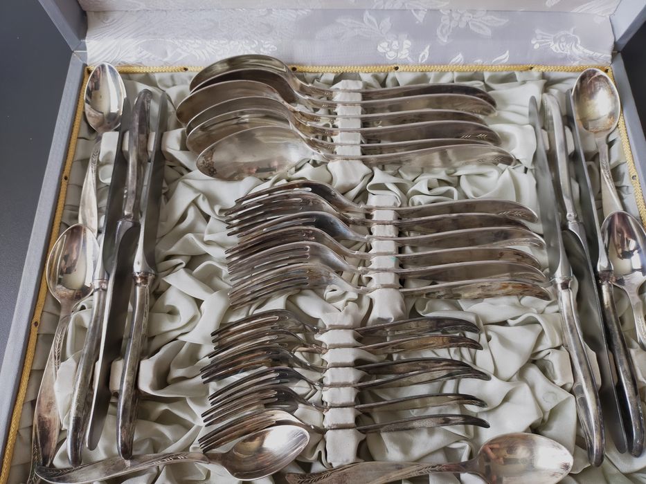 Zestaw sztućców Hefra Met 60 w walizce PRL