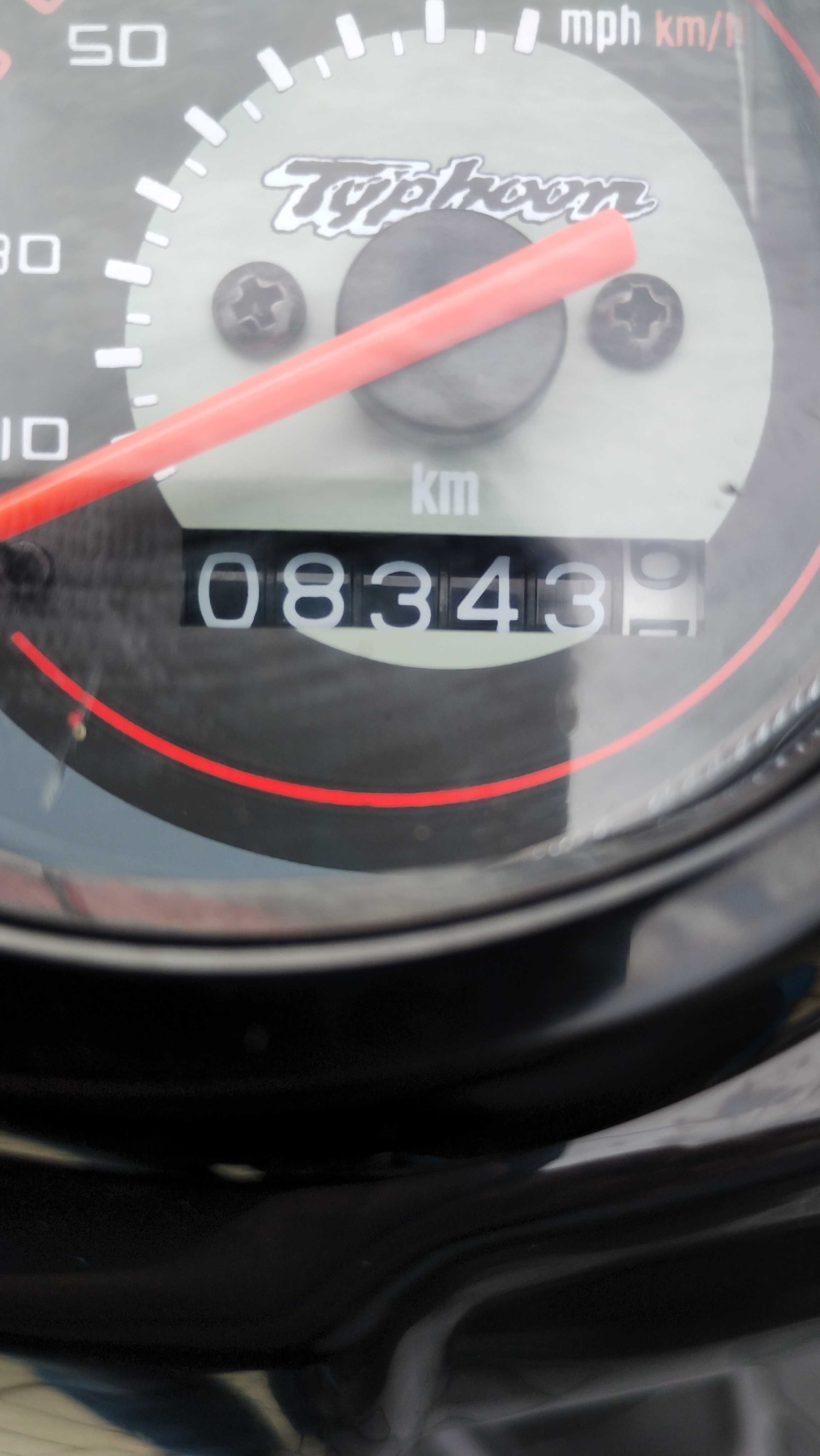 Sprzedam skuter Piaggio Typhoon 125 4t przebieg 8.343km