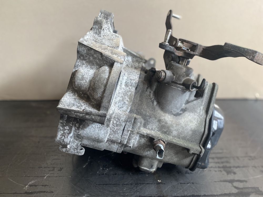 Коробка передач кпп 02t301103 Skoda Octavia A5 1.6MPI VW Golf 5