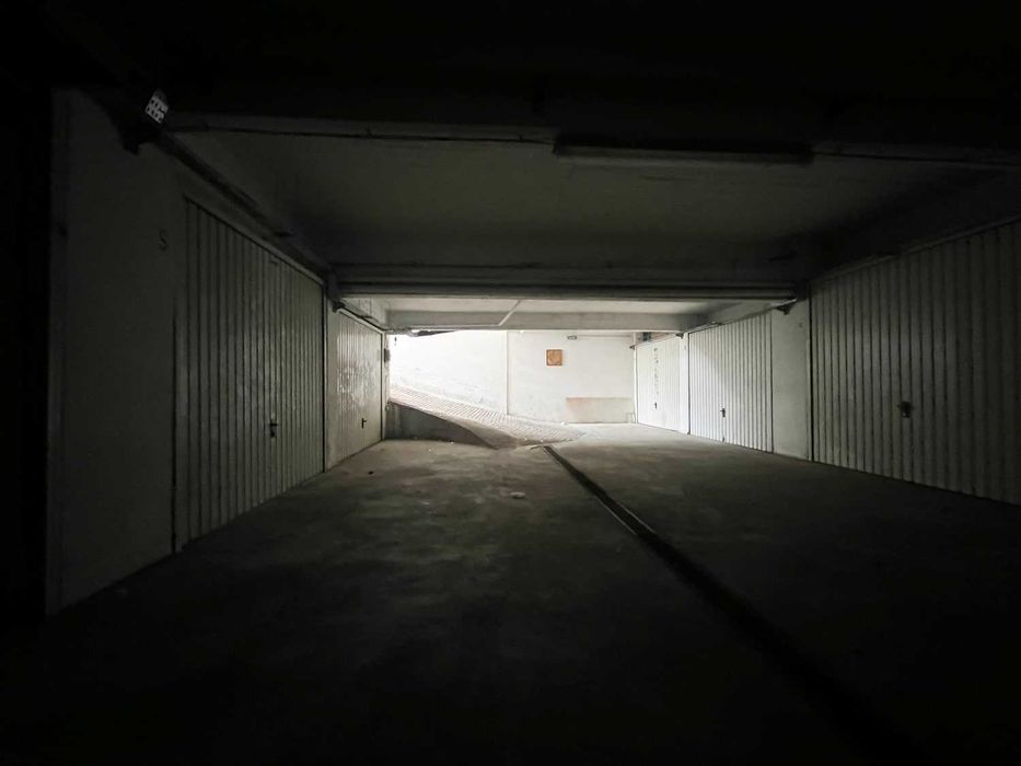 Arrenda-se Garagem Box Privada - 15m2