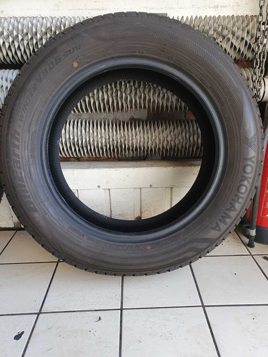 Opona zimowa Yokohama  215/60 R17 SUV