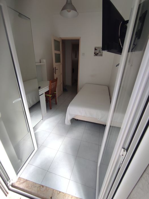 Alugo Quarto em Apartamento Partilhado