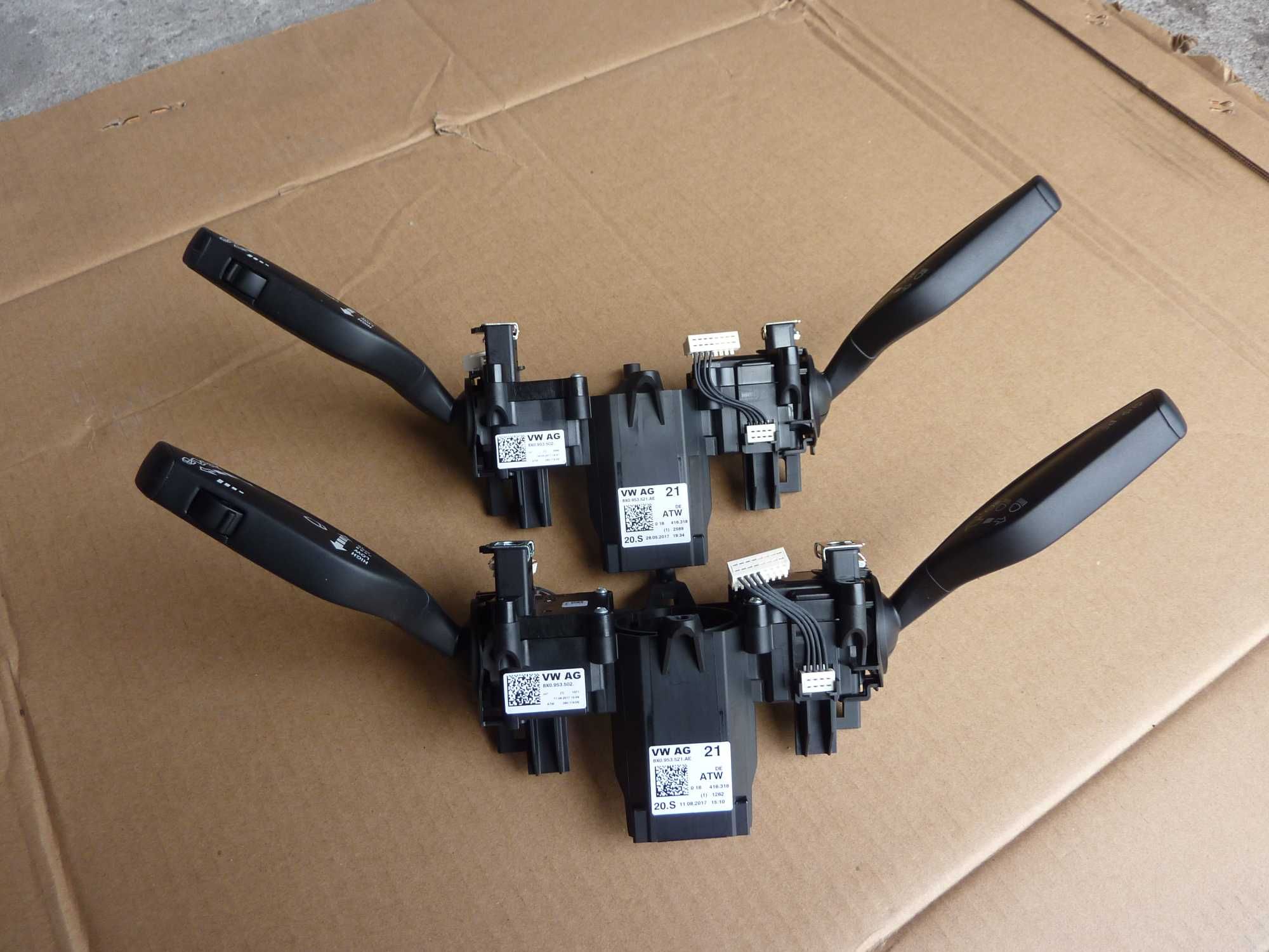 AUDI A1 8X Q3 PRZEŁĄCZNIK ZESPOLONY manetki przełączniki 8X0.953521AE