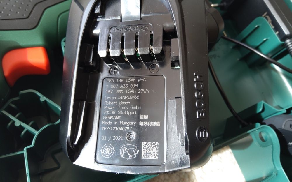 Ударный шуруповерт Bosch UniversalImpact 18 V