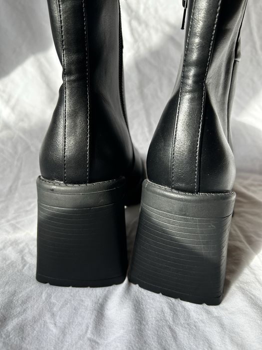 Чоботи ботильйони квадратний носок модні нові