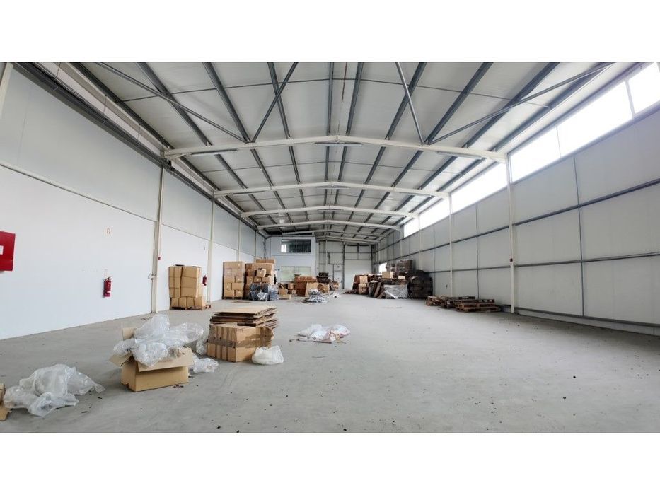 Armazém Industrial em Marco de Canaveses.