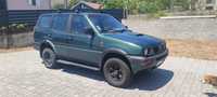 Nissan Terrano 2 com 7 lugares