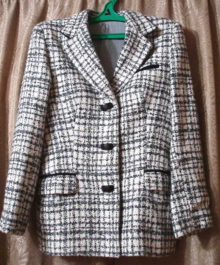 Тёплый женский пиджак, 46-48 размер