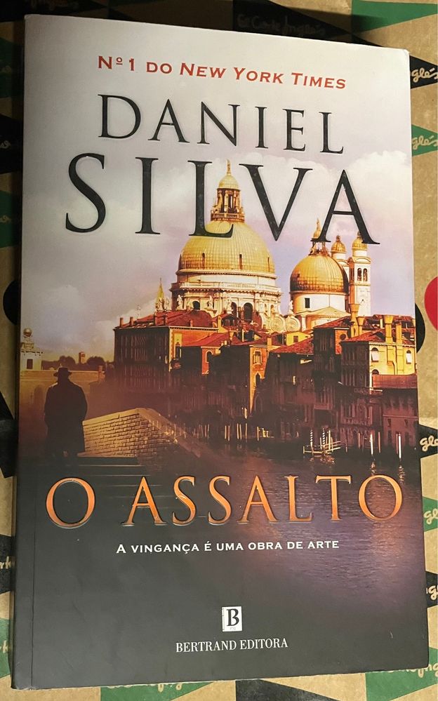 Livro do autor Daniel Silva Romance de espionagem