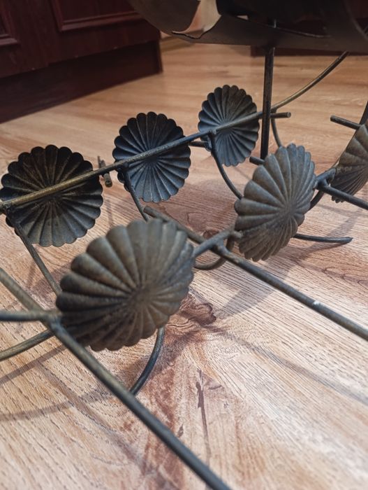 Świecznik piracki statek z metalu