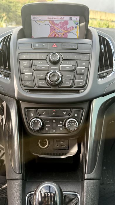 Opel Zafira 2.0 CDTi versão Cosmo - 7 Lugares - Nacional