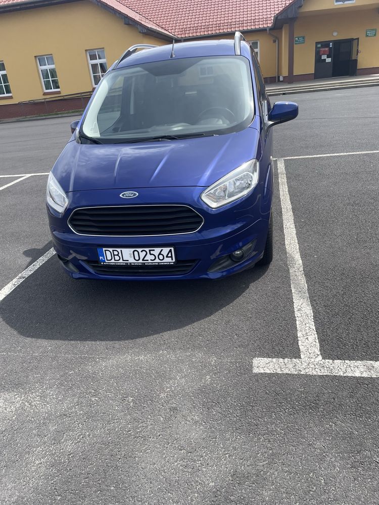 Ford tourneo courier
