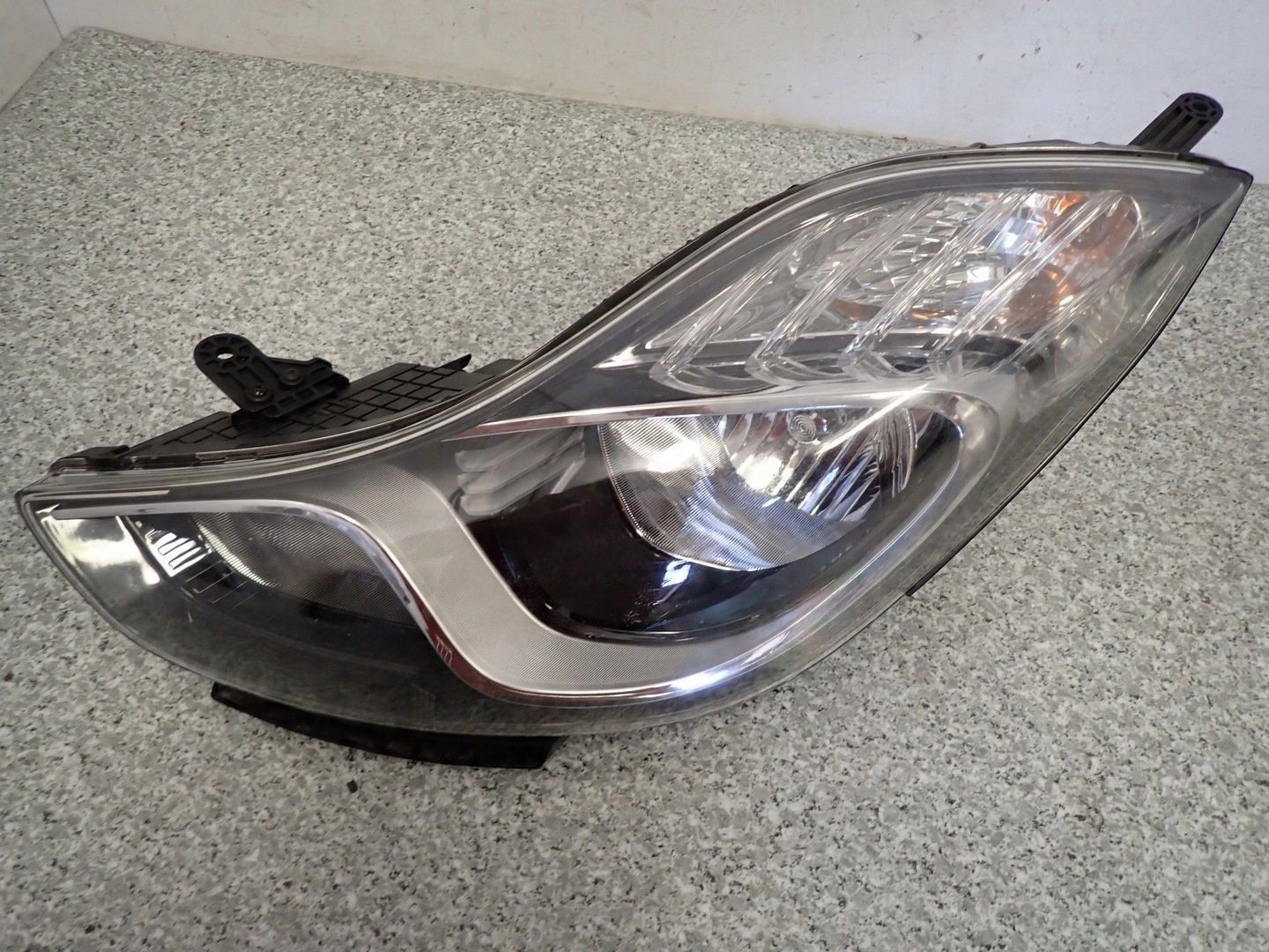 HYUNDAI IX20 HB 09- REFLEKTOR LAMPA PRZEDNIA LEWA EUROPA