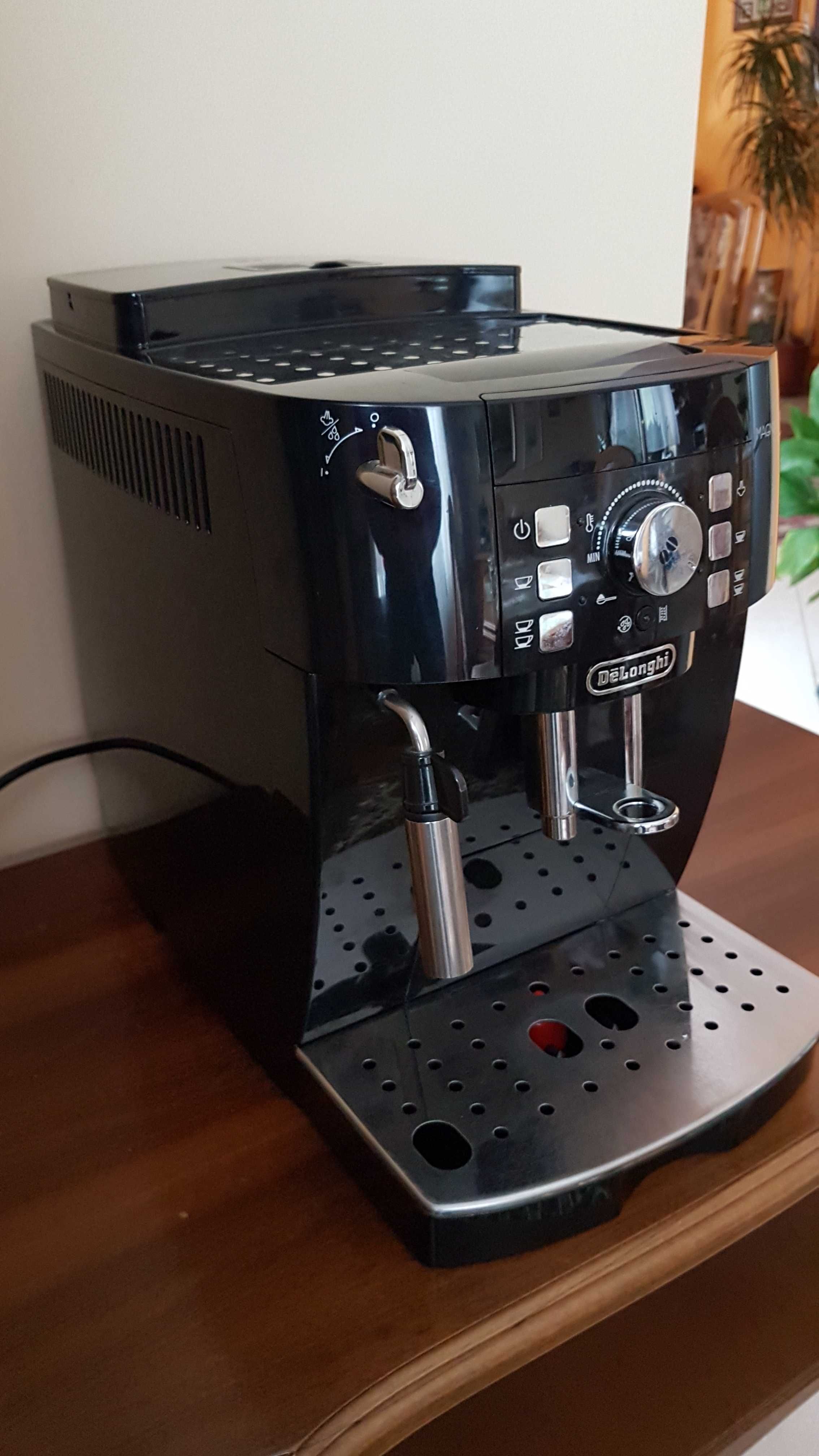 Ekspres do kawy DeLonghi Magnifica S