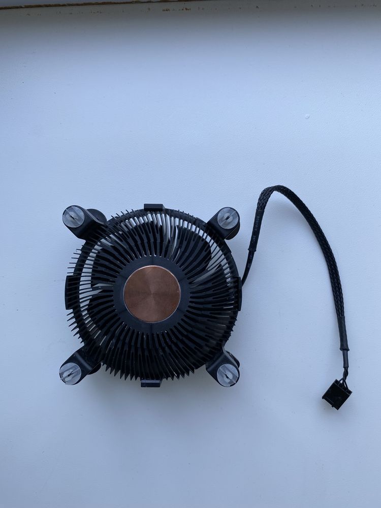 Intel Core I3 10105F в гарному стані