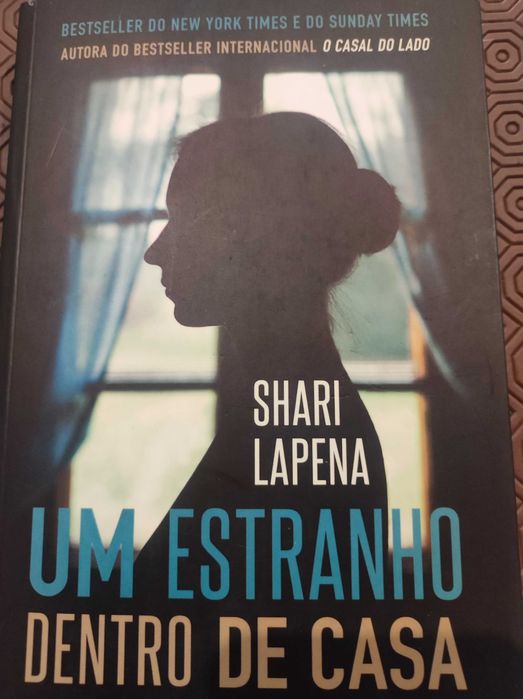 Um estranho dentro de casa, Shari Lapena