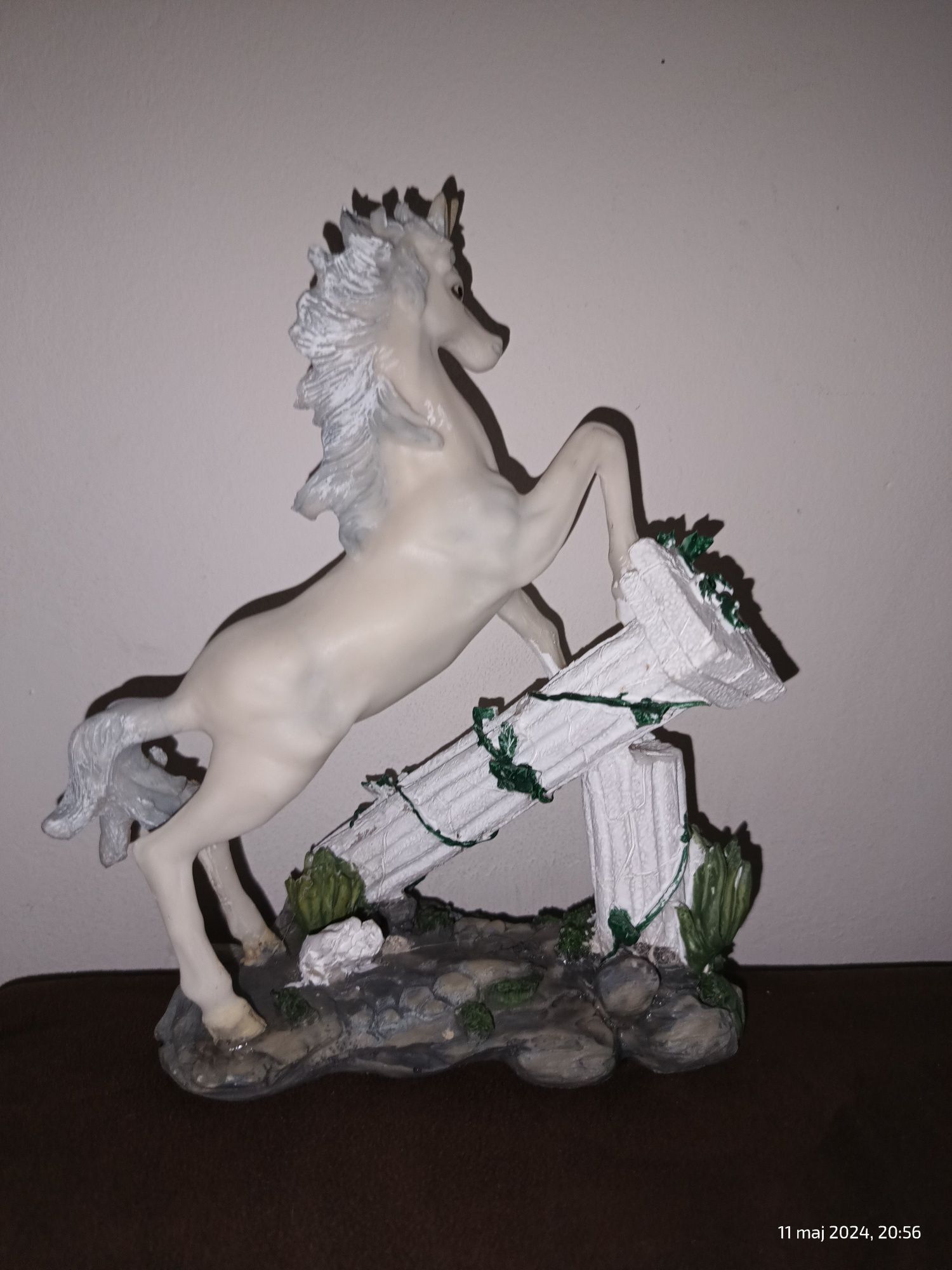 Figurka ceramiczna Koń
