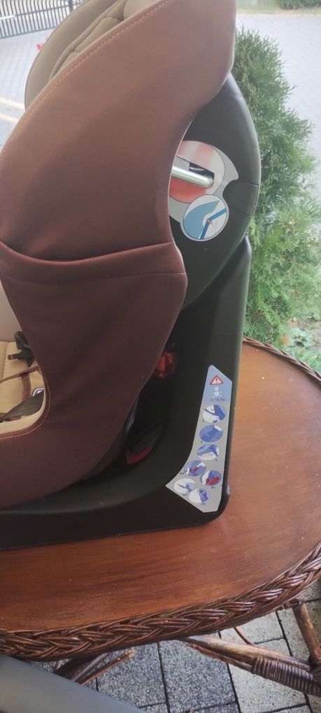 Fotelik dziecięcy Chicco 9-18 kg stan bardzo dobry