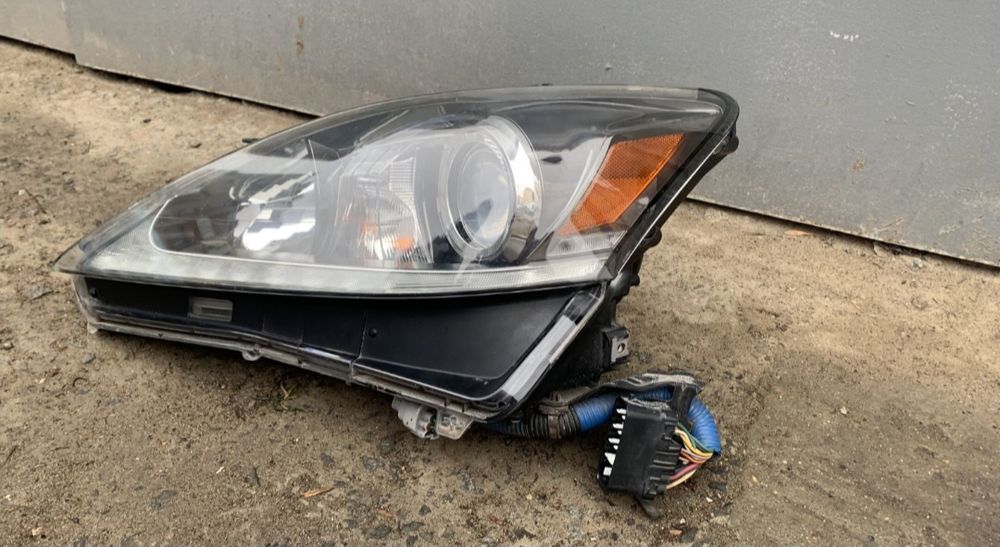 Левая фара Lexus Is темная фара левая на Лексус Ис  оригинал ксенон