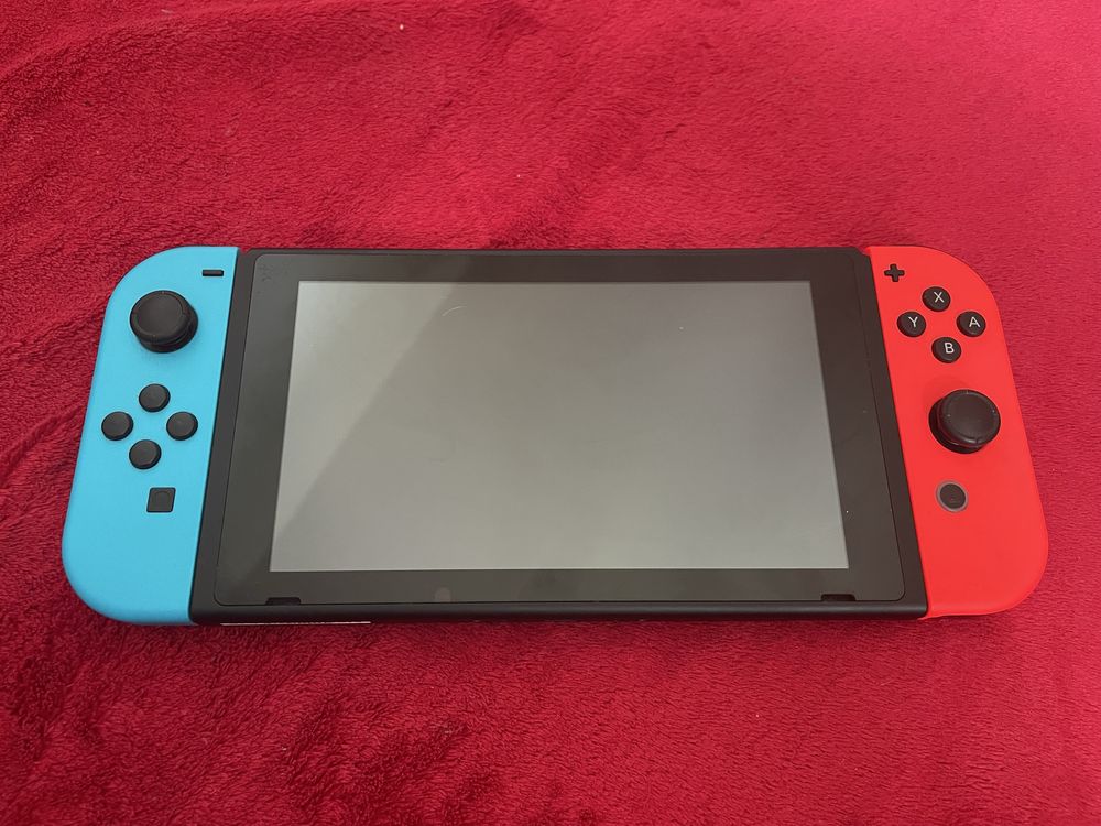 Konsola Nintendo Switch V2 + 2 gry(Super Mario Maker 2,Pokémon Violet)