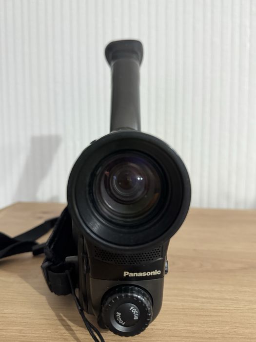 вінтажна відеокамеру Panasonic NV-F7EN з повним комплектом