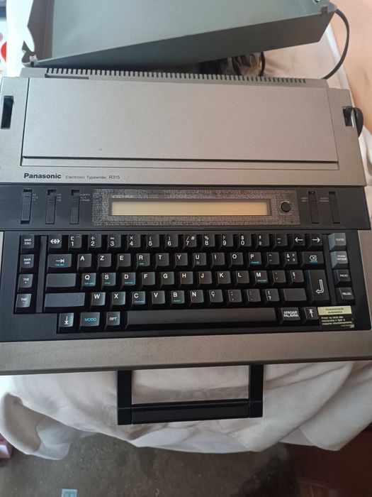 Máquina de escrever Panasonic