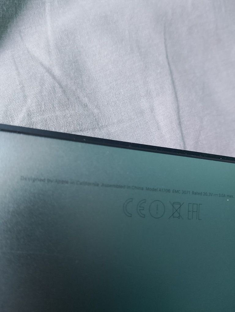 MacBook pro a1706