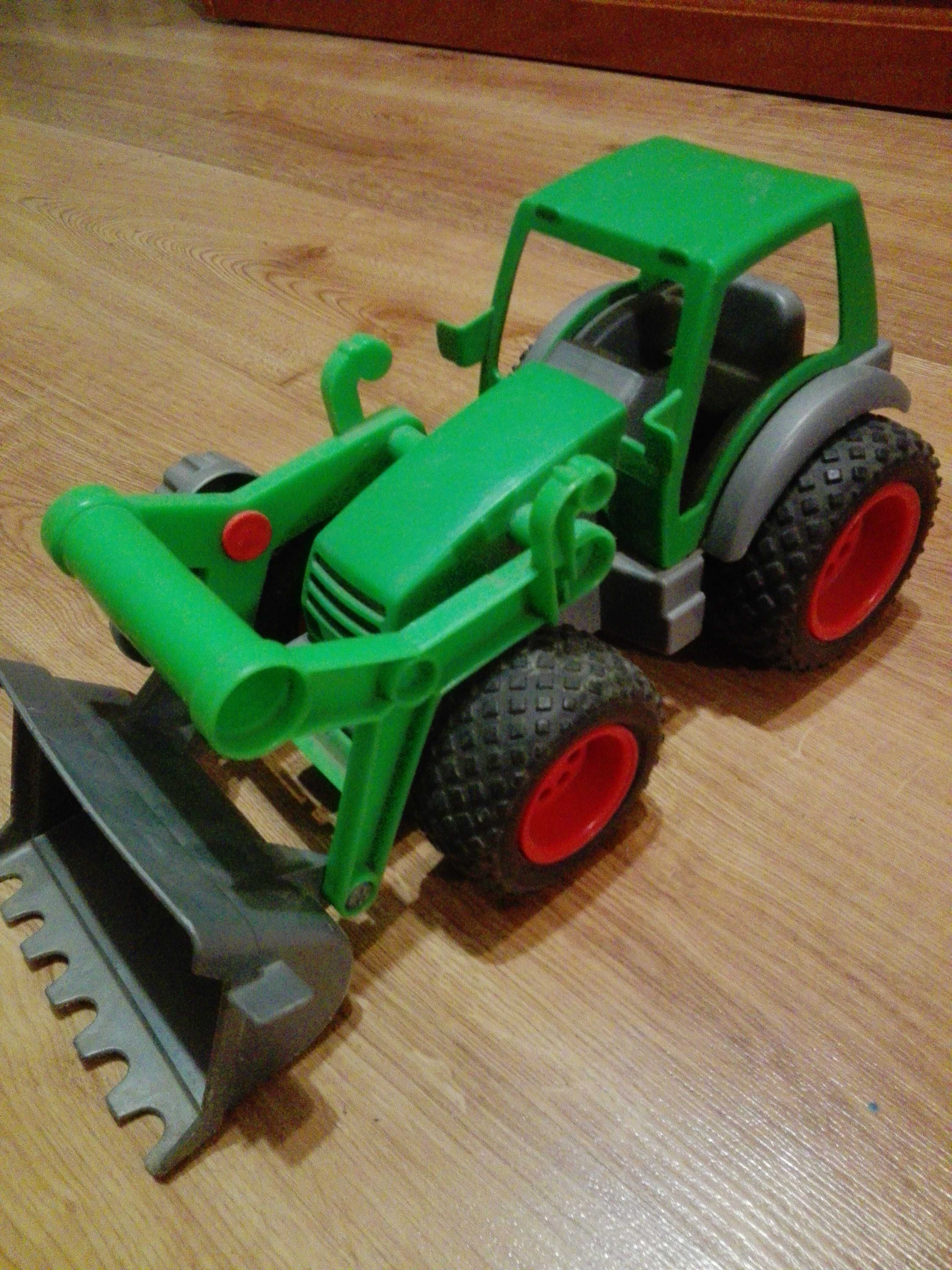 Traktor z przyczepą