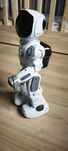 Robot interaktywny z pilotem