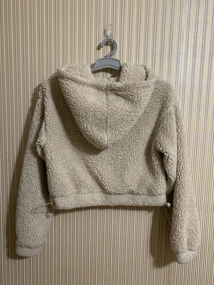 Кроп худі тедді Bershka р.M