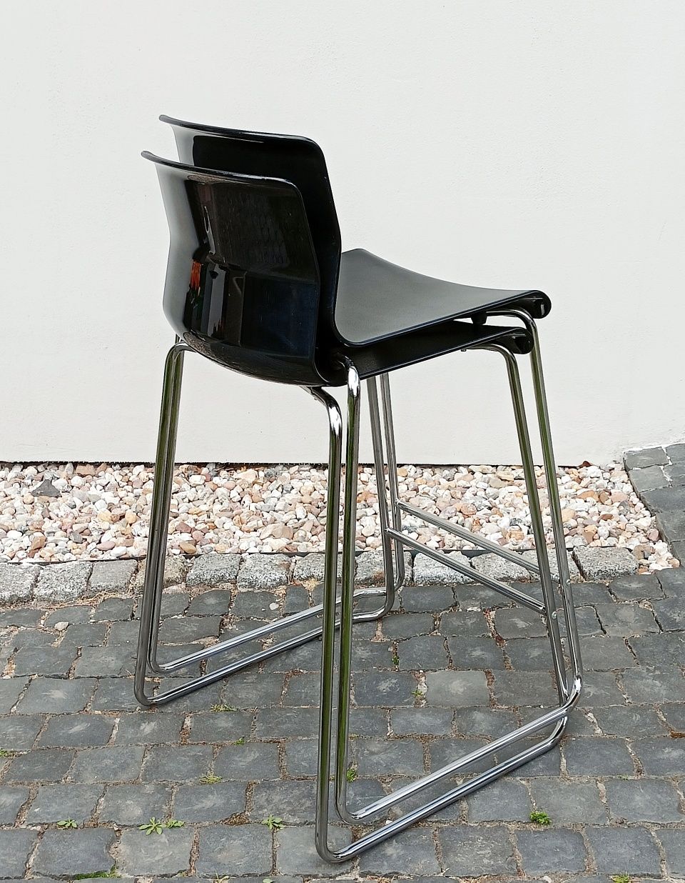 Hokery krzesła stołki barowe Ikea Glenn czarne minimalistyczne chrom