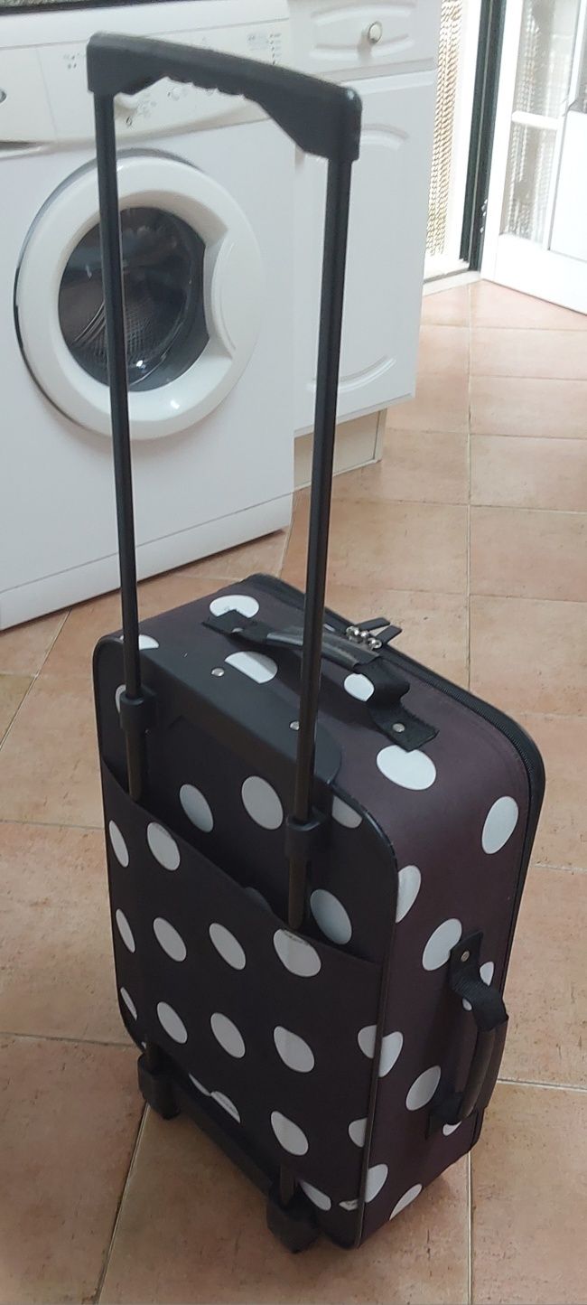 MALA DE VIAGEM DE CABINE. Casa, Férias, Quarto,Sala,Arrumação,Passeio.