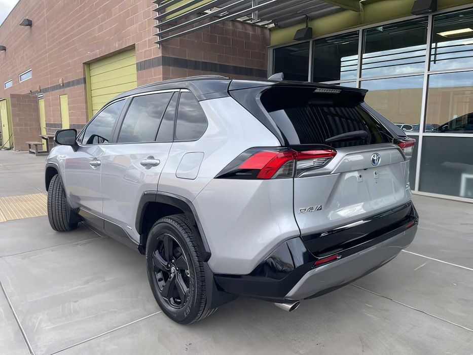 Toyota RAV4      2020