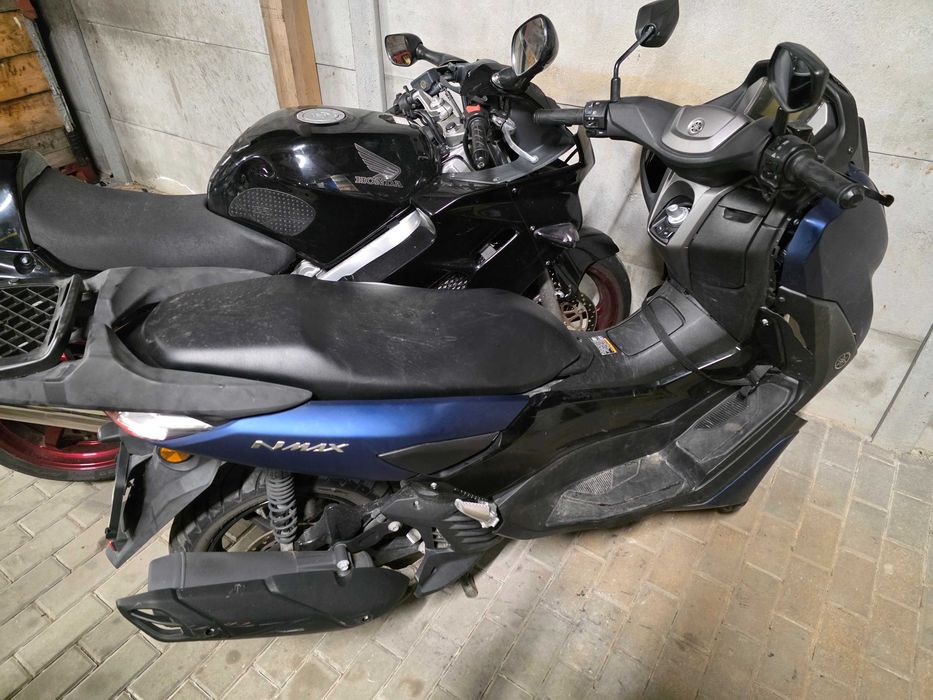 Yamaha N max 125 lagi rama silnik lampa