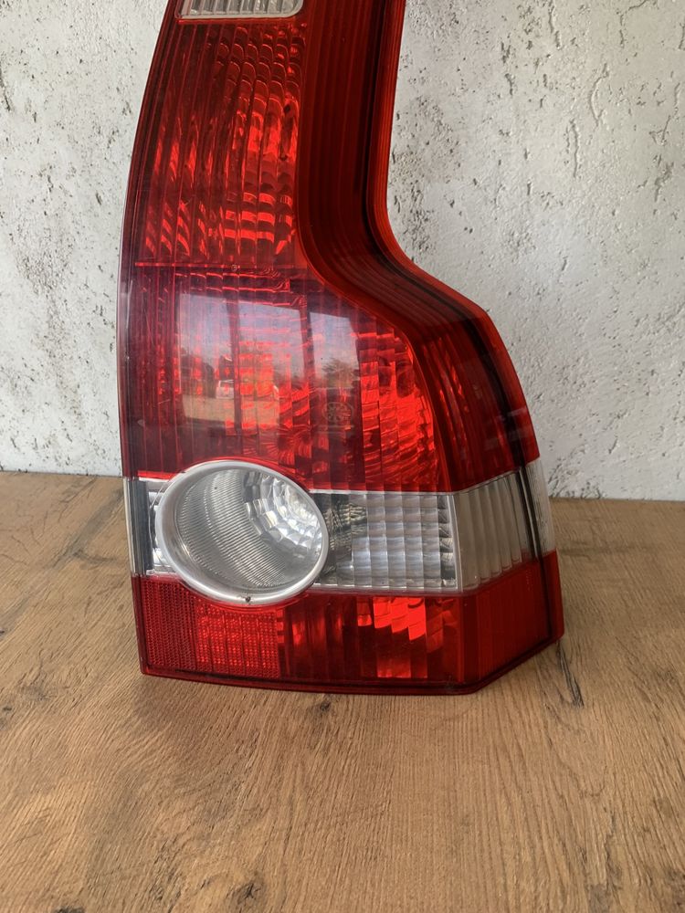 Volvo V50 lampa prawa tylna prawy tył kompletna EUROPA