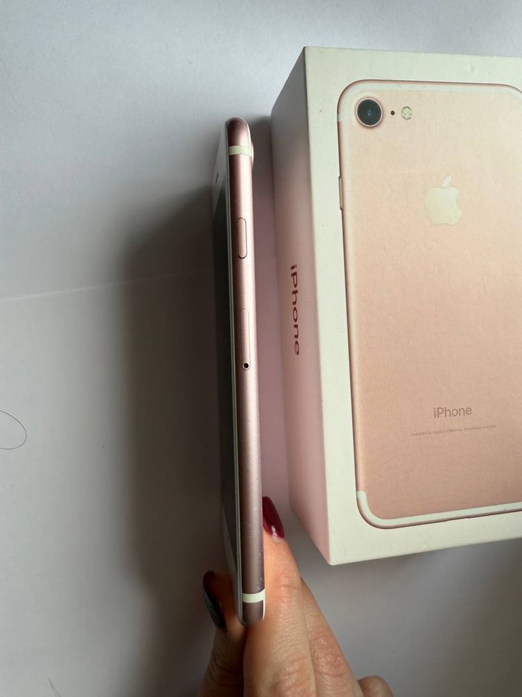 Продаю телефон IPhone 7 (32ГБ)