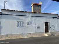 Moradia T2 com Logradouro, Remodelada, em São Brás dos Matos, Aland...