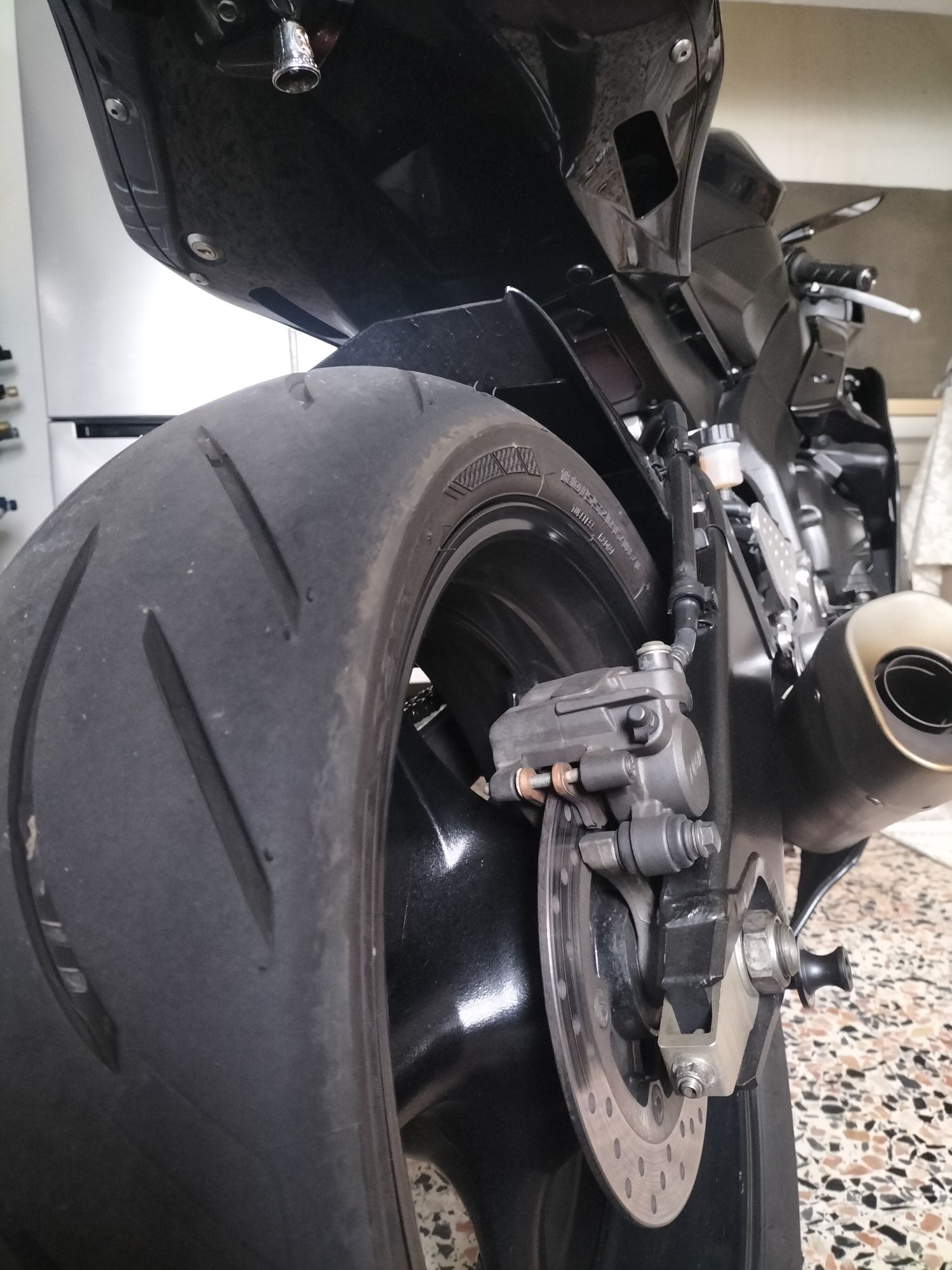 Yamaha R6 RJ11 de 93 kilowats
Com 57 mil kilometros evolutivos,motor