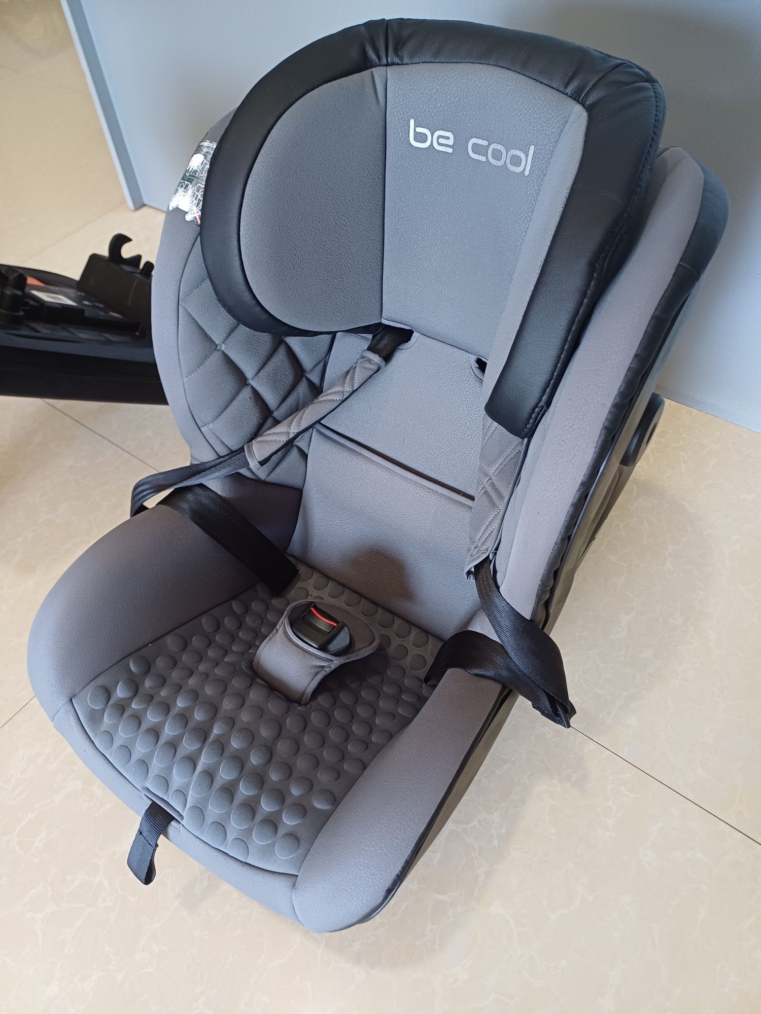 Продам авто  крісло дитяче be cool