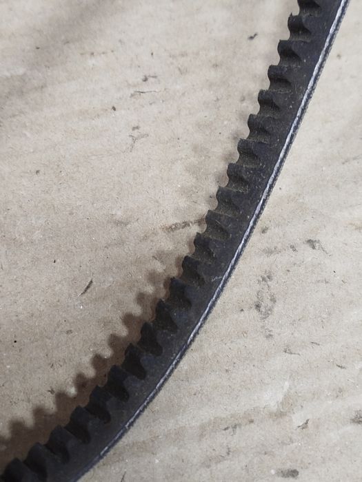 Ремінь  клиновий Bosch "AVX 10×935"