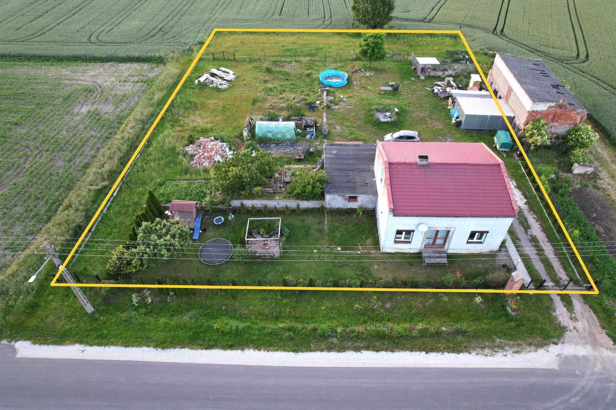 Dom z dużą działką