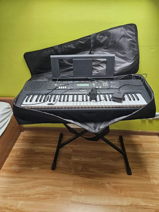 Keybord Yamaha EZ-220 z stojakiem i pokrowcem