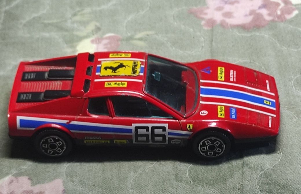 Машинка колекційна Bburago Ferrari 512 BB Daytona 1:43