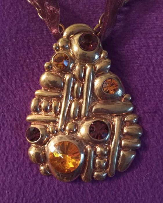 Ожерелья, бусы, наборы.