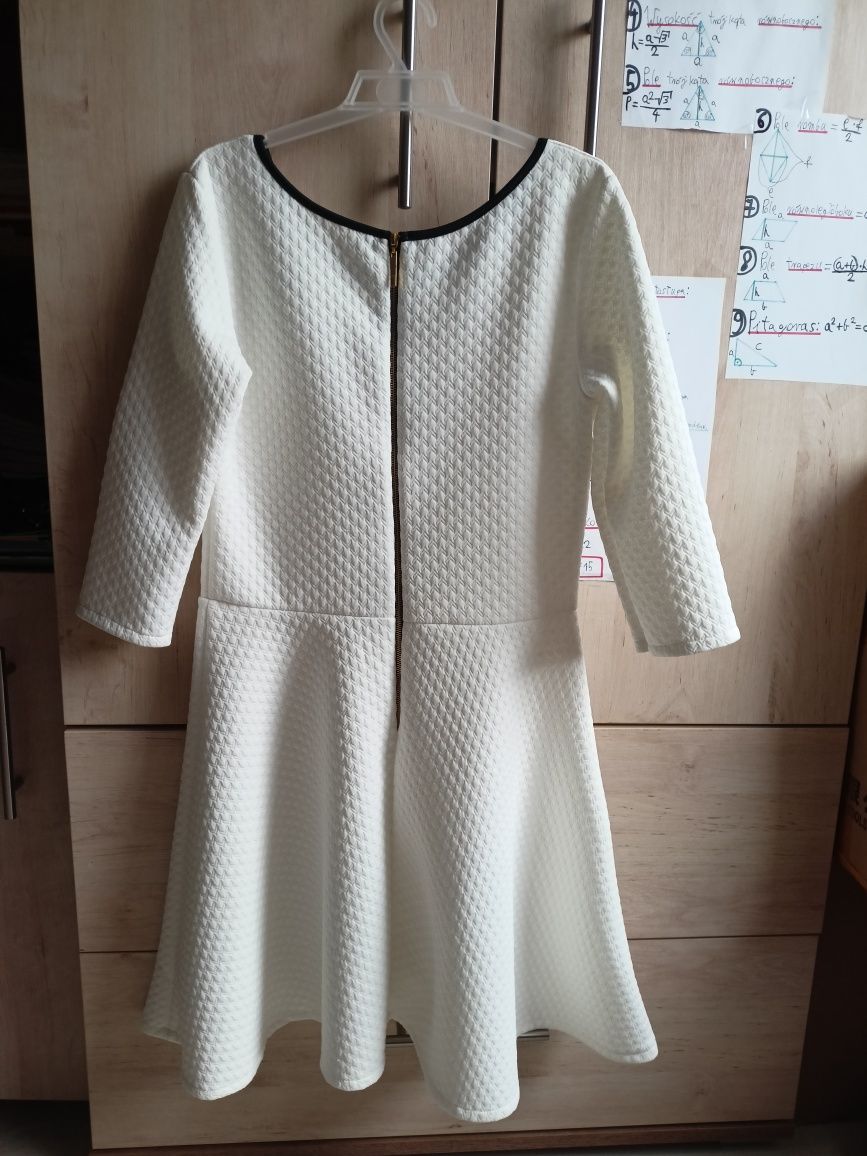Biała sukienka - midi / Fashion / roz. XS