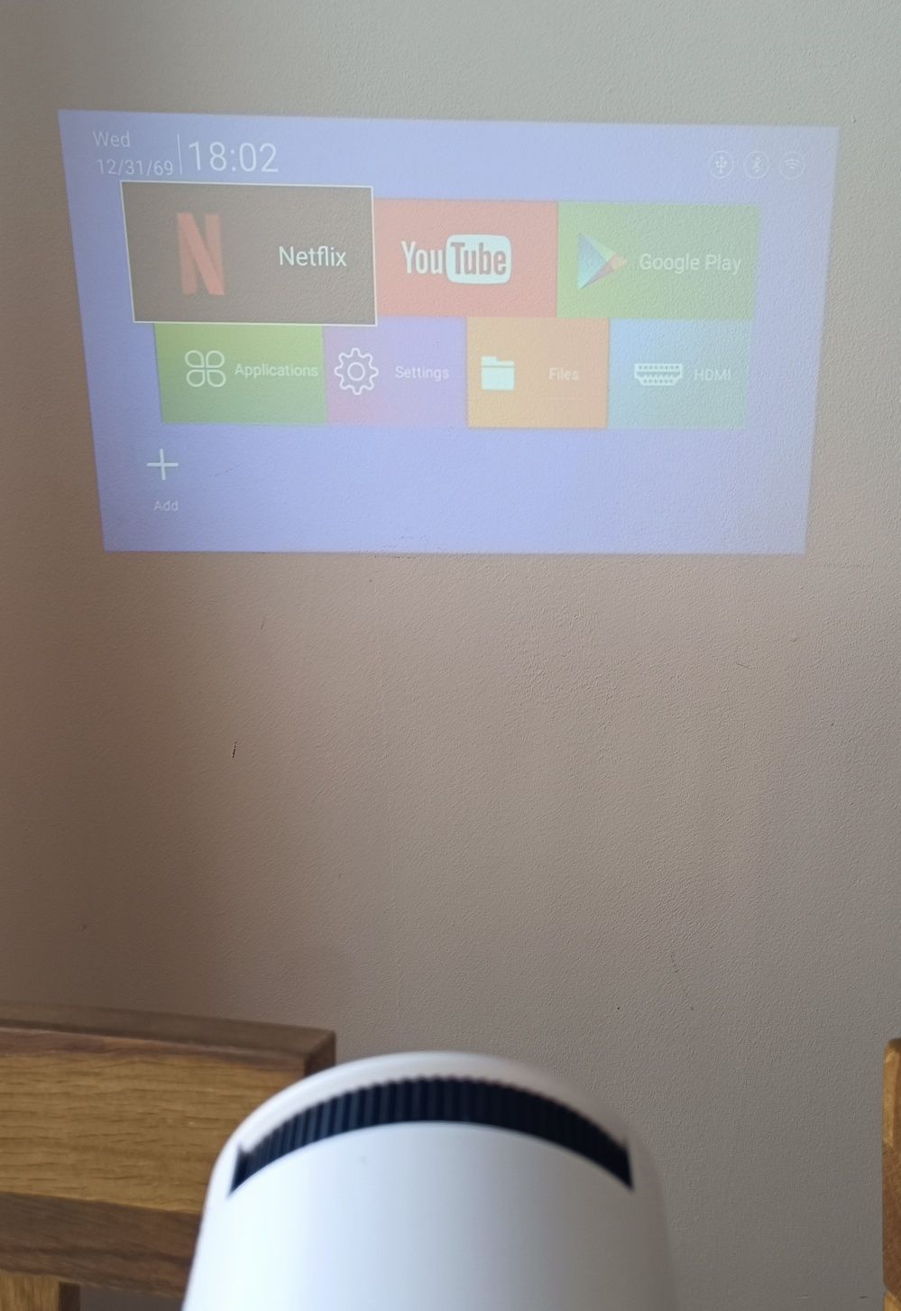 Mini projetor 4K compatível com Android