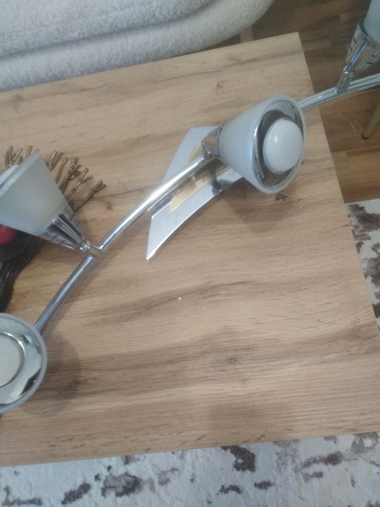 Продам люстру потолочну.