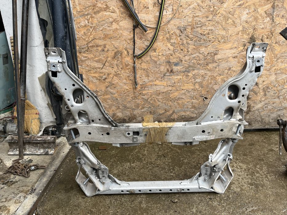 Підрамник Bmw E90 E91 E92 передня балка