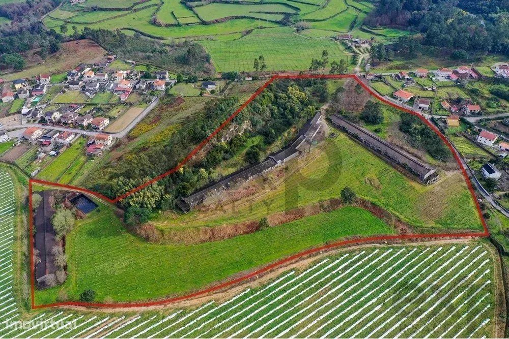 Oportunidade Única: quinta com 6 H, com 5.0000 m2 de área de armazéns