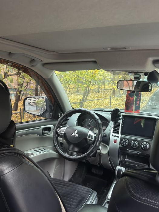 Продам Mitsubishi Pajero Sport 2011